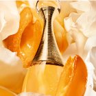 Dior J'adore Eau de Parfum Lifestyle mit Pfirsich